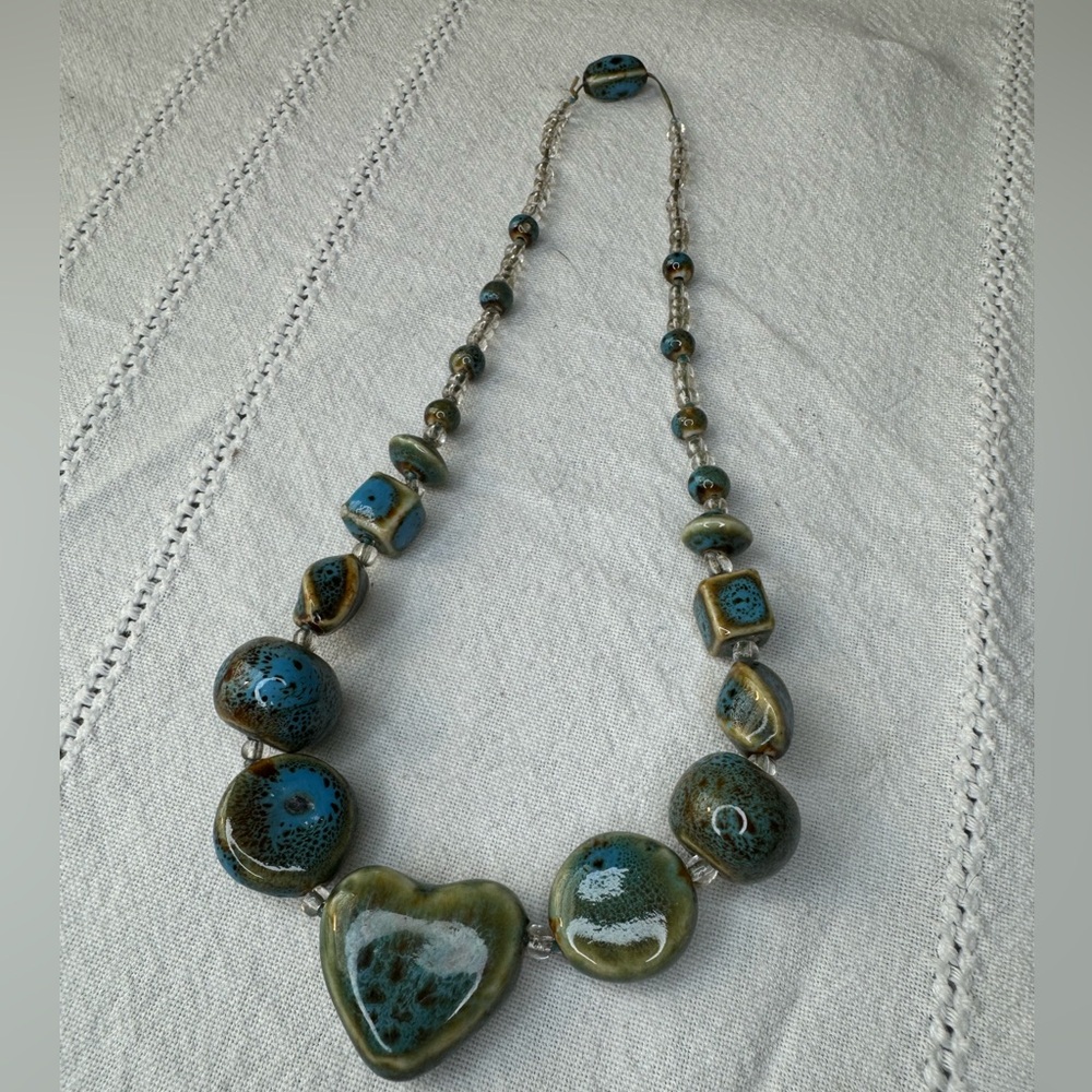 necklace stones green & blue clear beads 9โ heart shaped center stone vintage